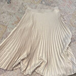 H&M Beige A-Line Pleated Skirt